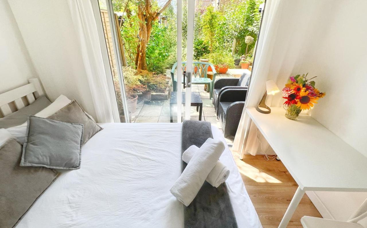 Luxurious House Near Excel- Air Conditioning, 9 Beds, 2 Baths, Garden, Fast Wifi London Luaran gambar